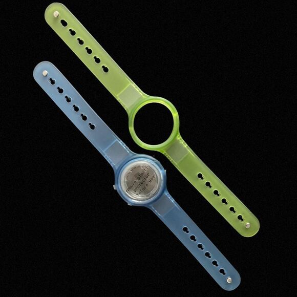 Retro Fashion Convertible Blue and Green Digital Watch - 2000 Avon - NIB - Picture 2 of 5